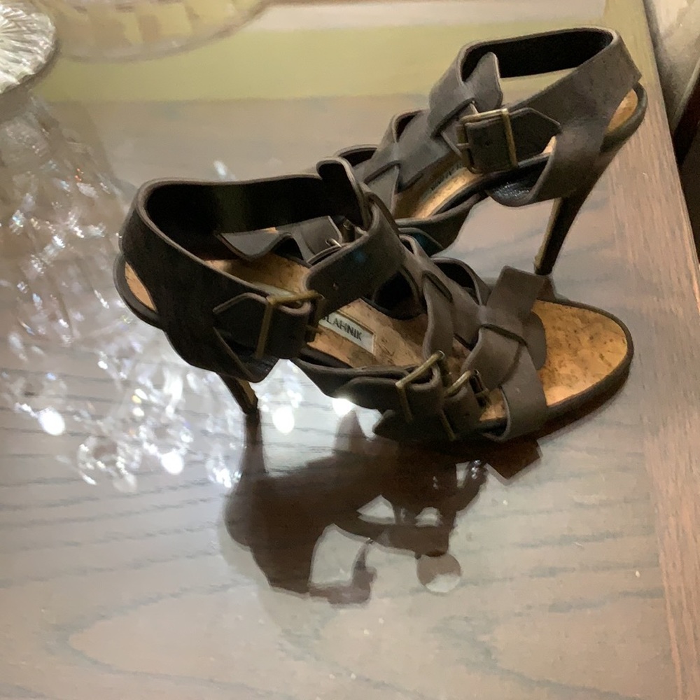 Shoes - Picture 2 of 6